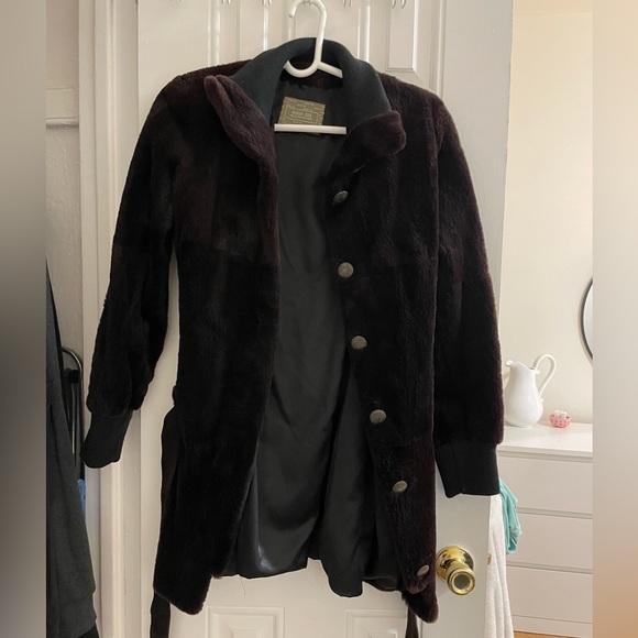 Women’s Brown Fur Coat Size Medium - Picture 1 of 5